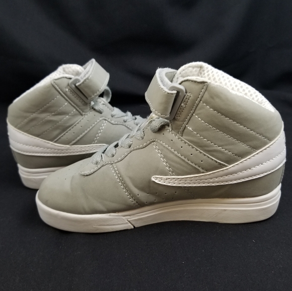 FILA BOYS/GIRLS GRAY HIGH TOP SNEAKERS SIZE - 12 - Picture 3 of 12